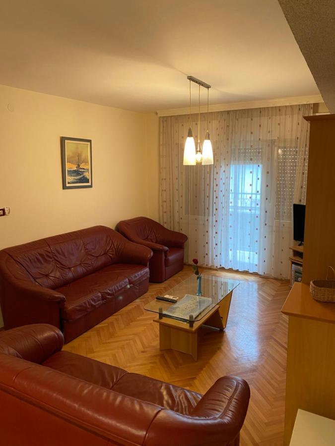 Apartman Luka + Free Parking Lägenhet Zadar Exteriör bild