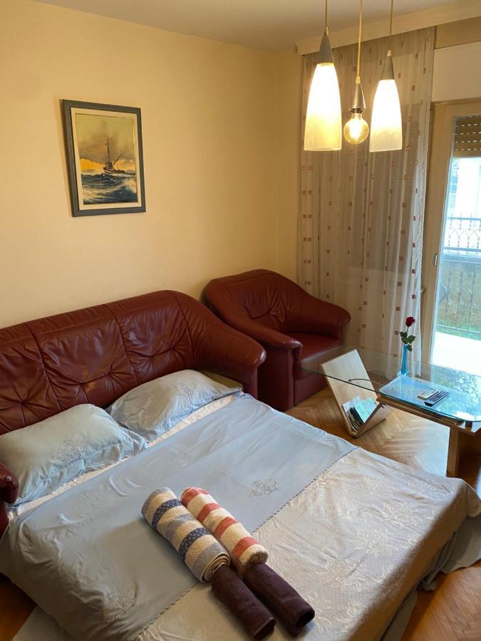 Apartman Luka + Free Parking Lägenhet Zadar Exteriör bild