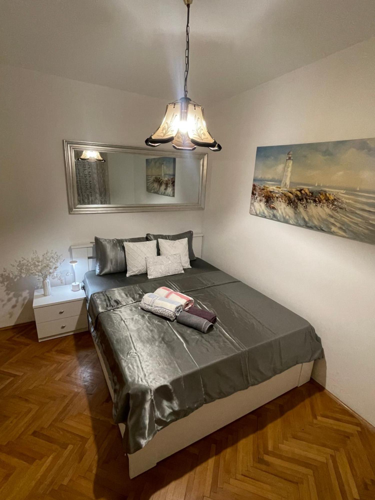 Apartman Luka + Free Parking Lägenhet Zadar Exteriör bild