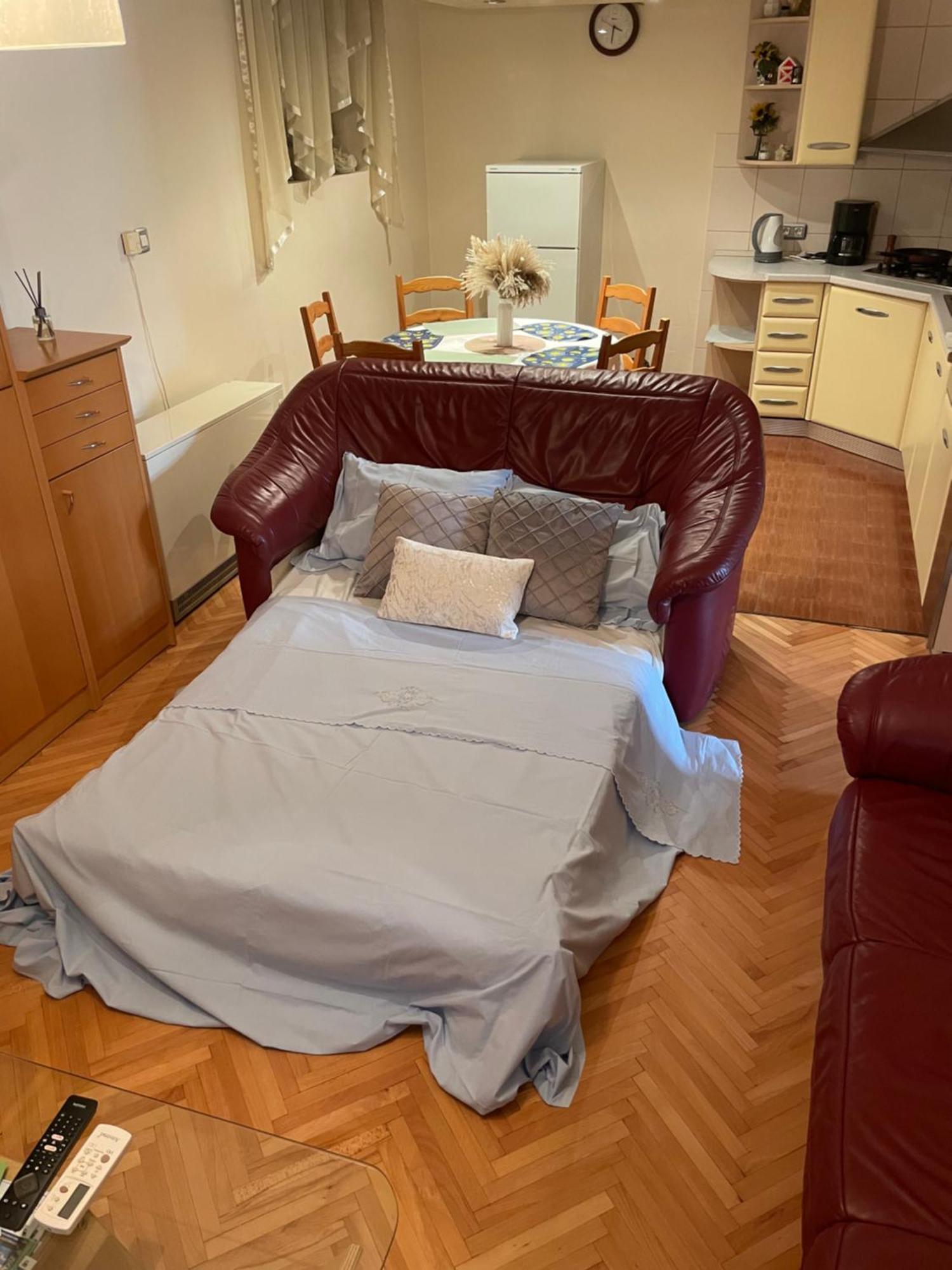 Apartman Luka + Free Parking Lägenhet Zadar Exteriör bild